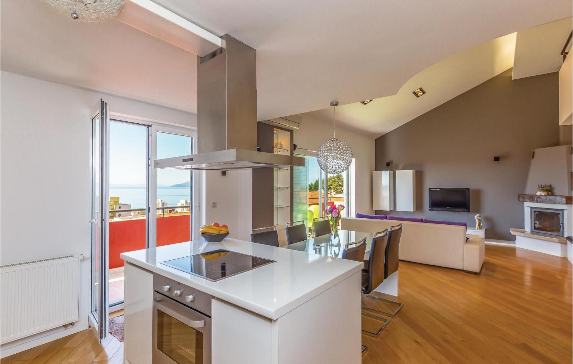 Apartman Lovely In With Kitchenette