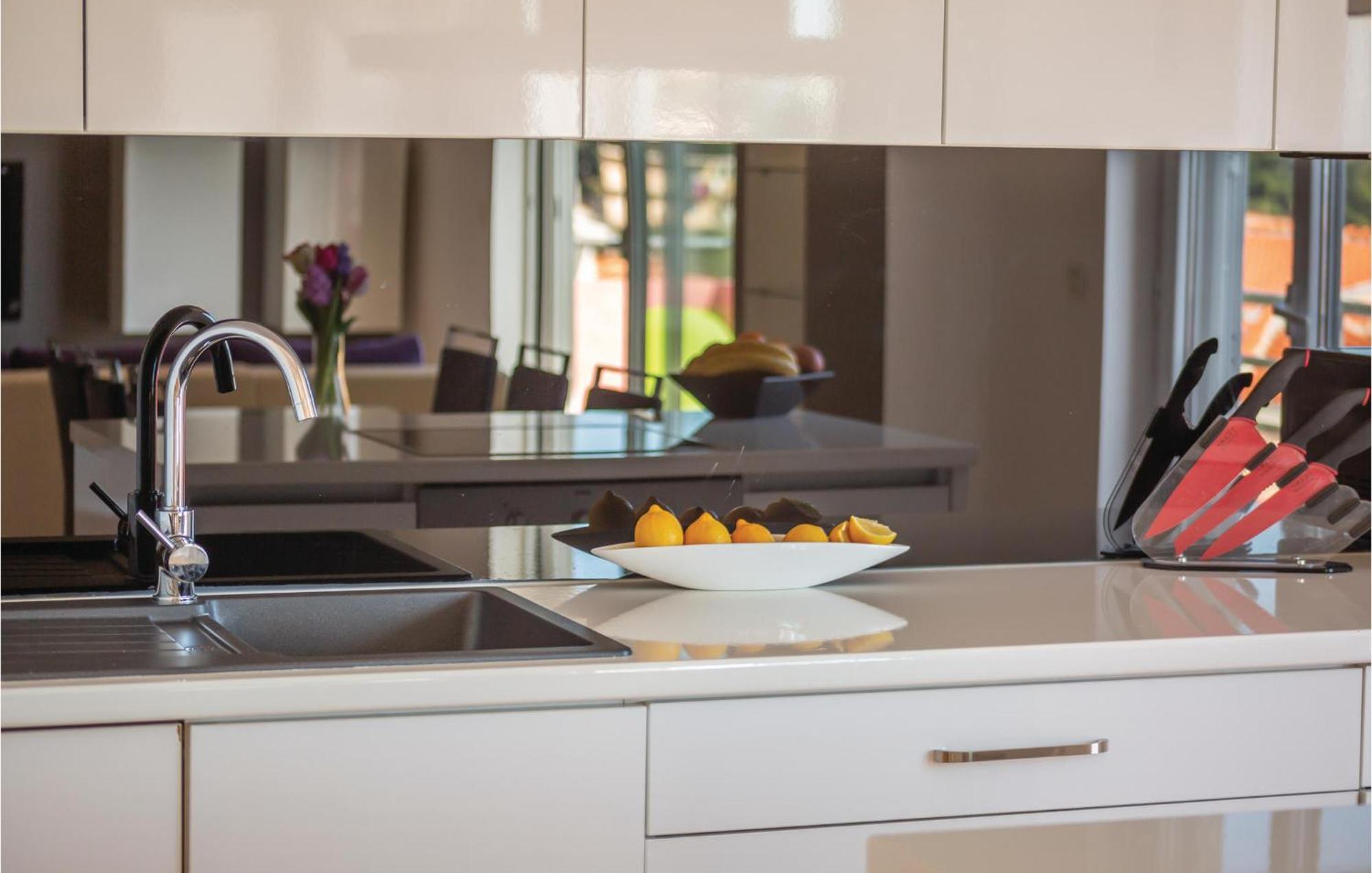 Lovely In With Kitchenette Apartman *