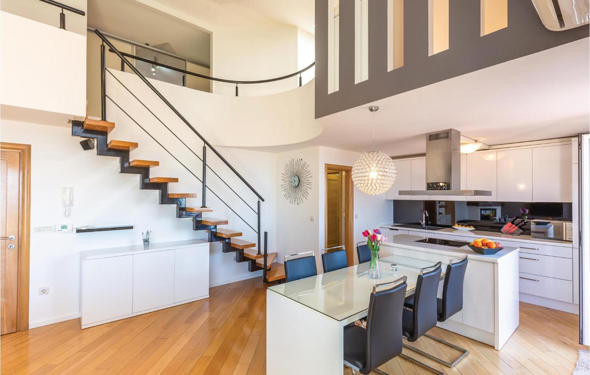 Lovely In With Kitchenette