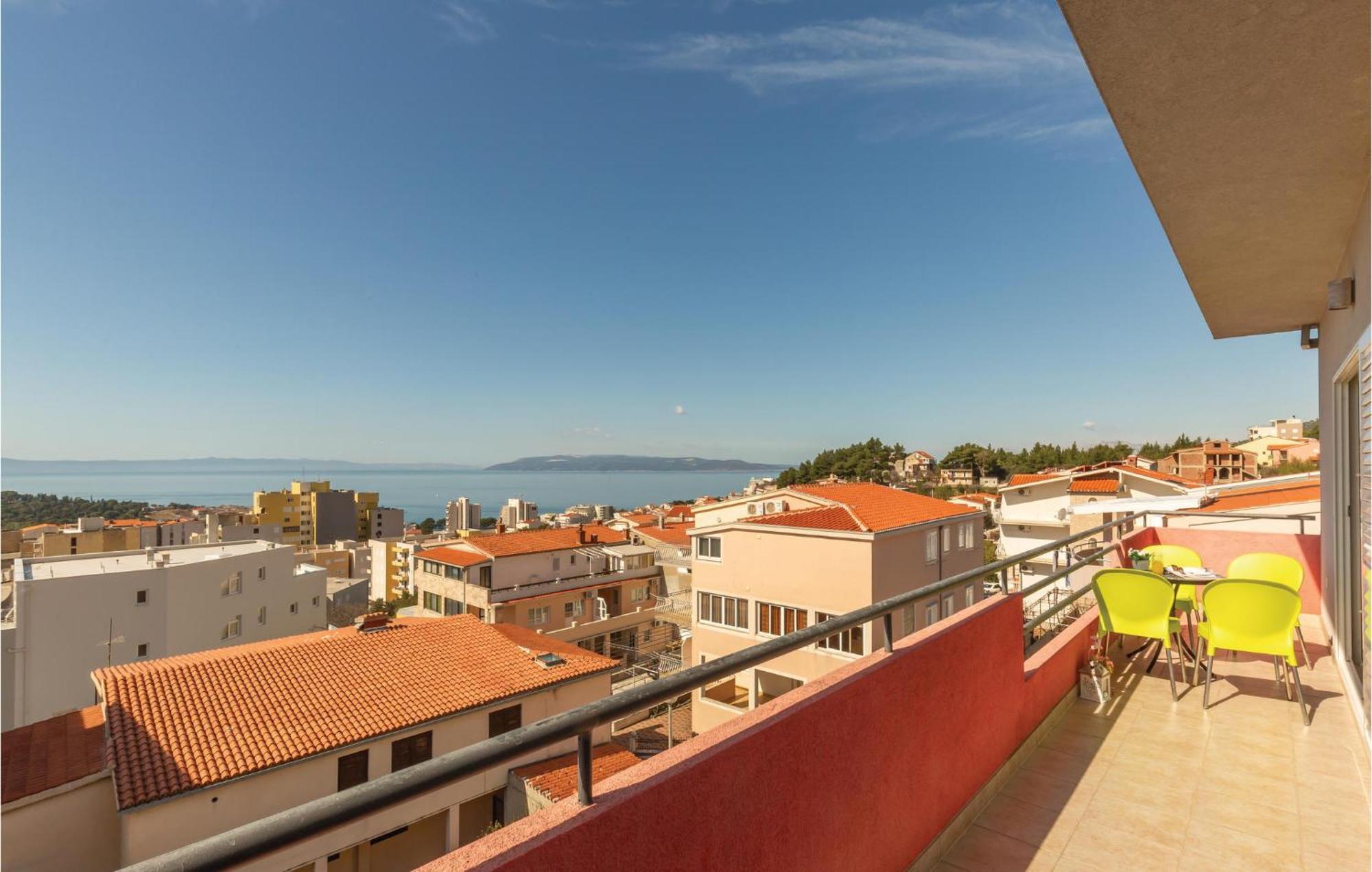 Lovely In With Kitchenette Apartman Makarska